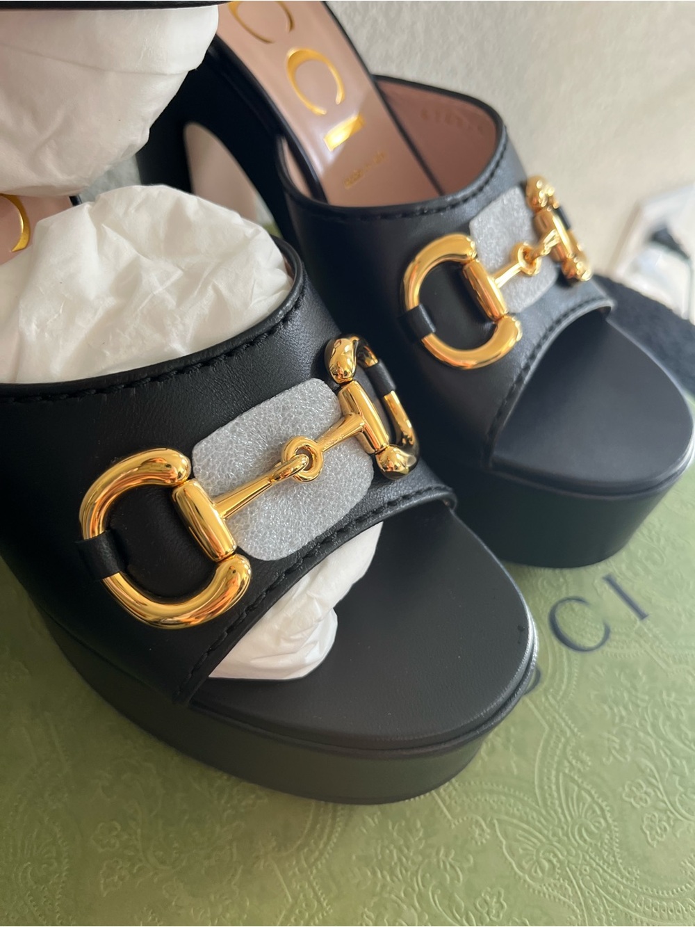 NEW Gucci Black Leather Platform Sandals with Gold Horsebit Detail EU 39 - Picture 7 of 15